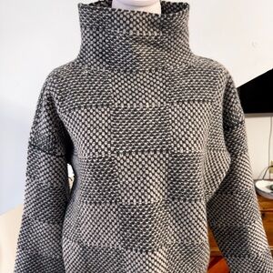 Irish Knot  Black and Gray Checkered Turtleneck Sweater great lines